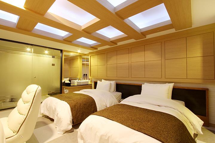 Suwon Orsay Business Hotel Bagian luar foto