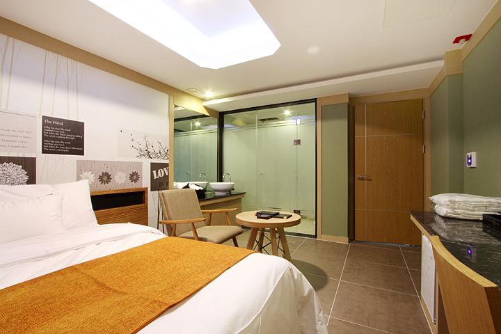 Suwon Orsay Business Hotel Bagian luar foto