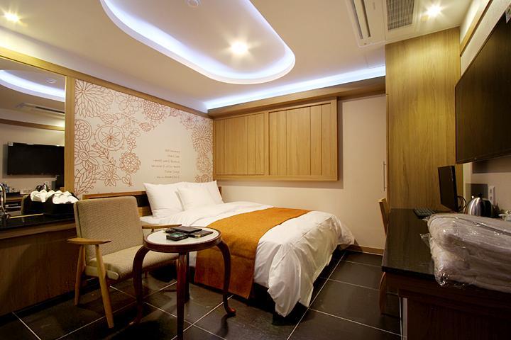 Suwon Orsay Business Hotel Bagian luar foto