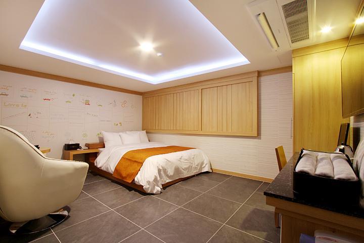 Suwon Orsay Business Hotel Bagian luar foto
