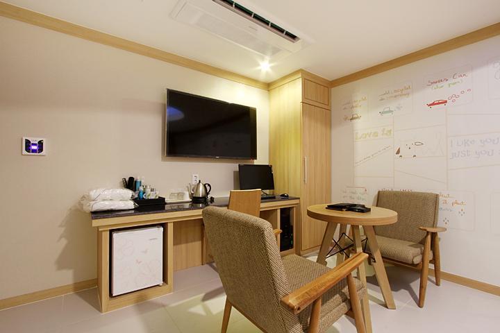 Suwon Orsay Business Hotel Bagian luar foto