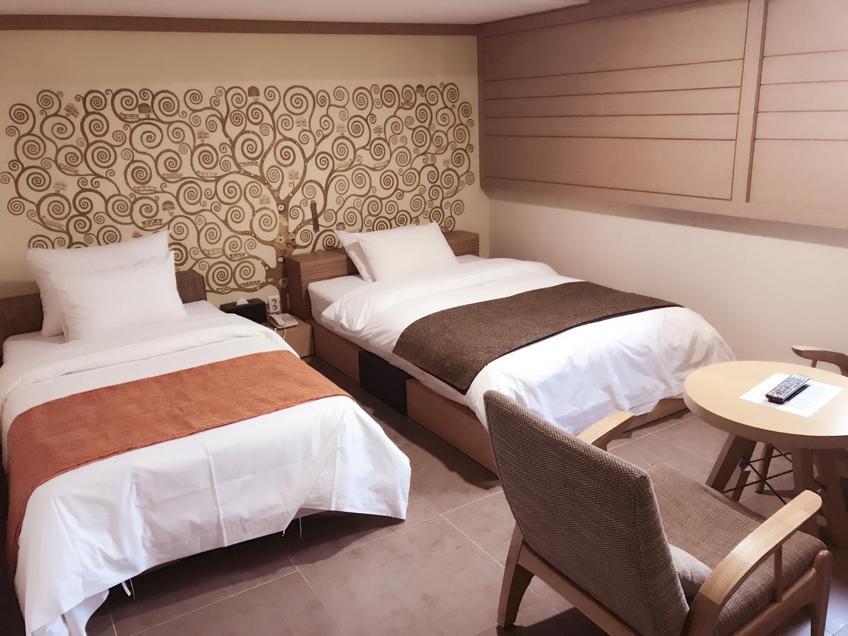 Suwon Orsay Business Hotel Bagian luar foto