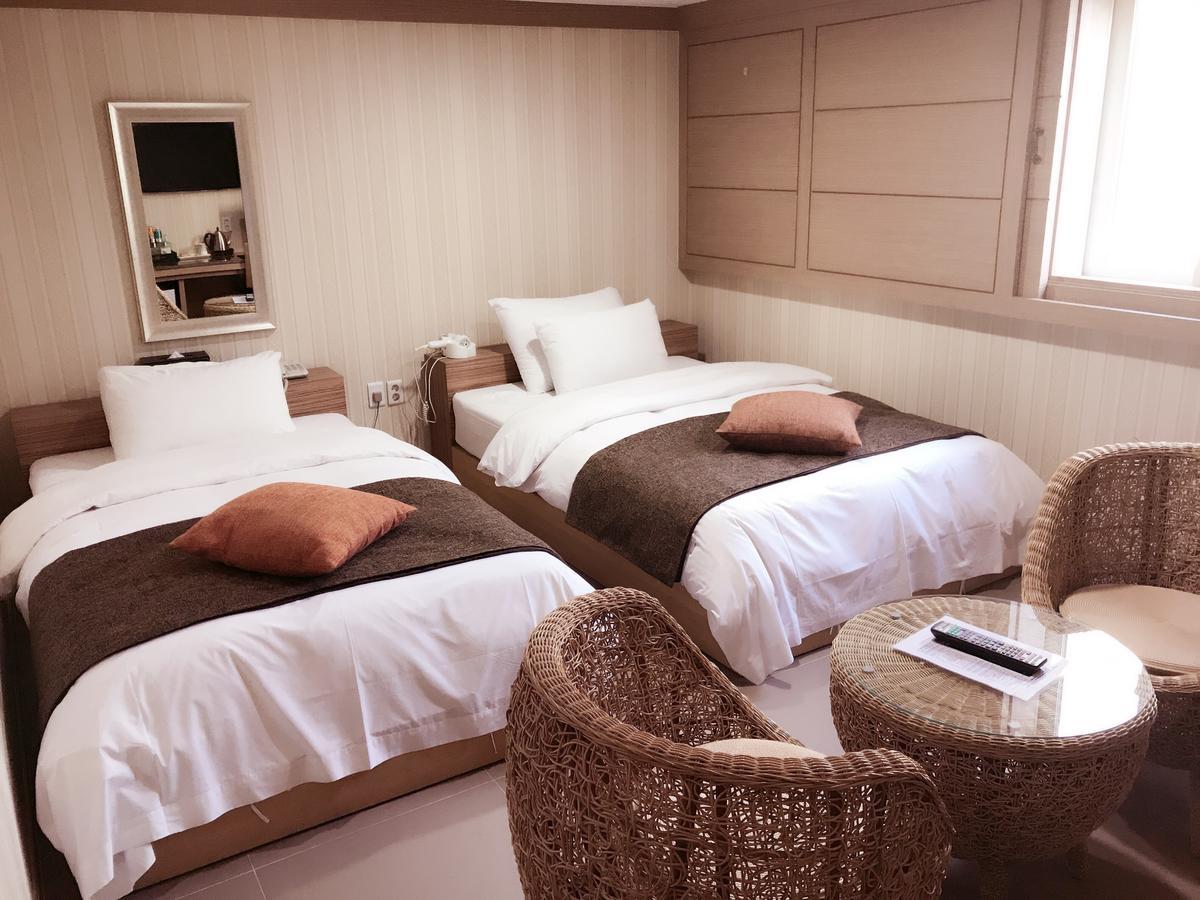 Suwon Orsay Business Hotel Bagian luar foto
