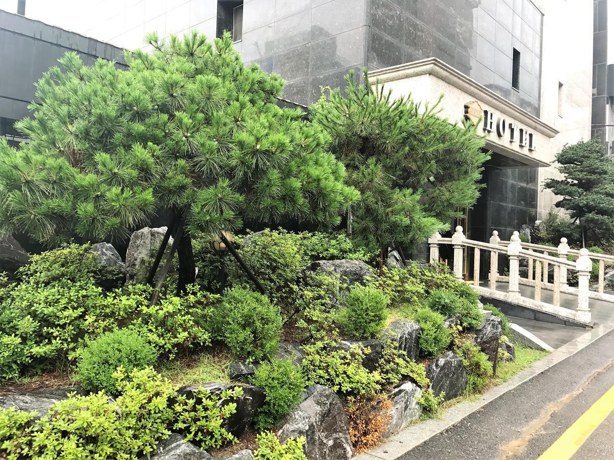 Suwon Orsay Business Hotel Bagian luar foto